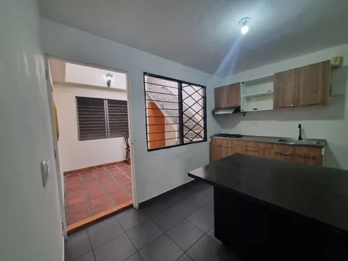 Casa En Venta En Floresta. Cod V12387
