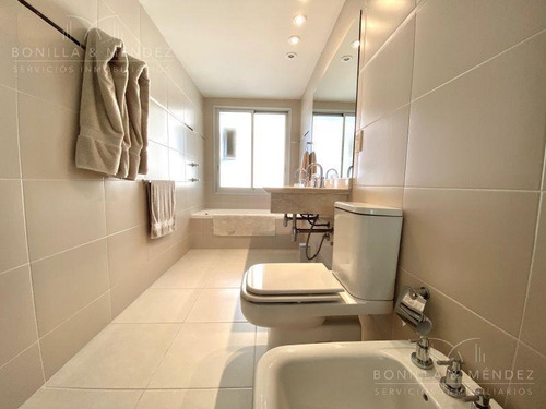 Seasons Tower, 2 Suites, Toilette, Dependencia De Servicio, Muy Buena Vista Al Puerto.