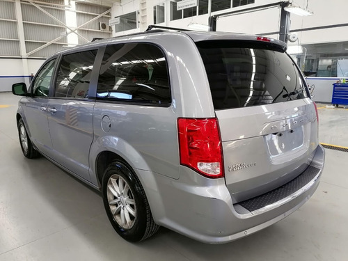 Imagen 5 de 15 de Grand Caravan Sxt