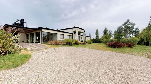 Imagen 2 de 30 de Casa En Venta En City Bell Calle 150 E/ 458 Y 467 Dacal Bienes Raices