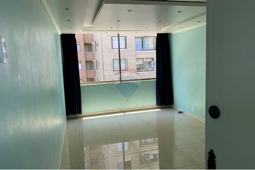 Bajo De Precio! Renovado Y Acogedor Departamento