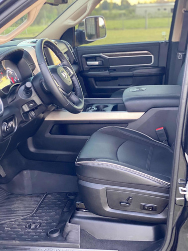 Dodge Ram 2500 Laramie 6.4 L
