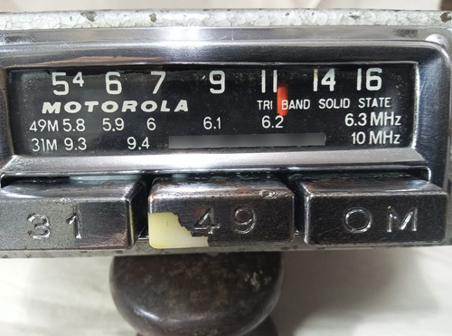Auto Radio Tri Band Solid State Motorola 6 V Mono C/ Detalhe (Usado)
