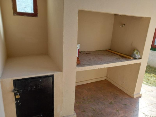 Casa En Venta - 2 Dormitorios 1 Baño 1 Cochera - 300mts2 - Mar Del Sur