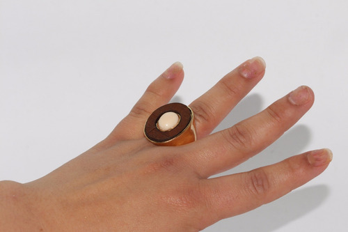 Anillo Acero Dama Mujer Dorado Con Madera Centro Rosa Ase240