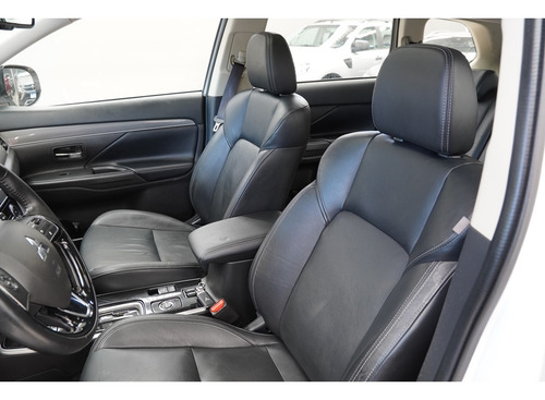 Mitsubishi Outlander 2.2 MIVEC DI-D DIESEL HPE-S AWD AUTOMÁTICO