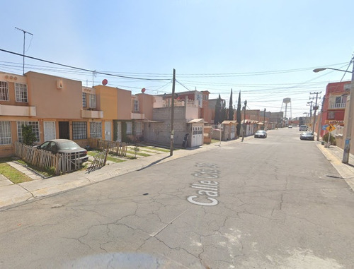 Casa En Remate Bancario Ubicada En Calle Cto 34, Col. Héroes De Tecámac, Ojo De Agua, Méx. Sk04