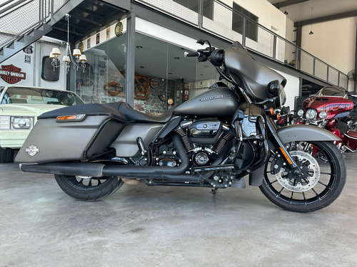 Harley Davidson Street Glide Special 114