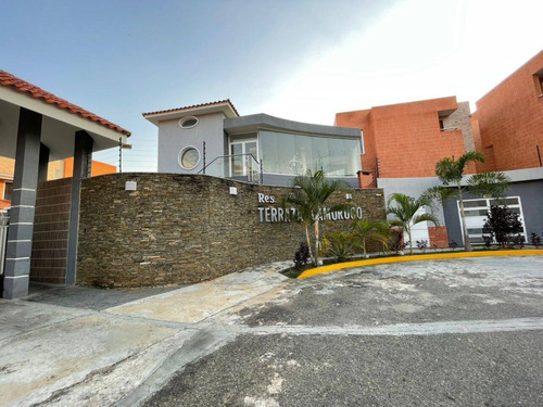 Townhouse En Venta En Valles De Camoruco, Valencia 217420 Lz