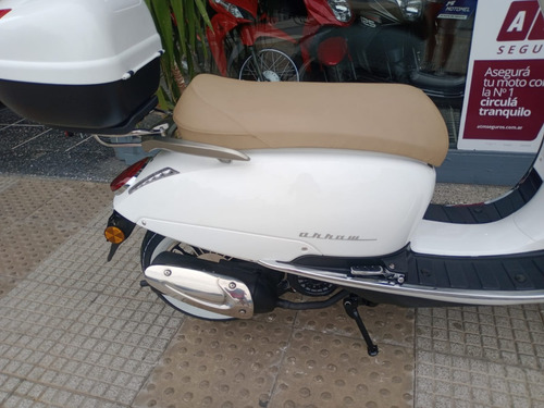 Beta Tempo Deluxe 150 Cc Scooter Vintage