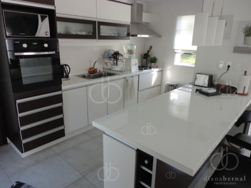 Imagen 5 de 14 de Punta Del Este, Casa Moderna De 2 Dormitorios.
