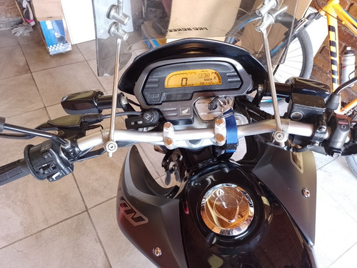 Imagen 2 de 5 de Honda Falcon 400