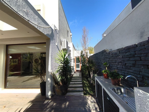 Espectacular Casa En Venta De 3 Dorm. En Chicureo