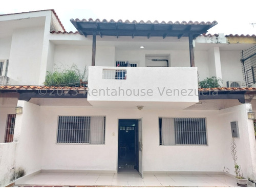 Casa En Venta En El Portal Valencia Carabobo 24-6311, Eloisa Mejia