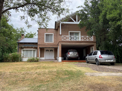 Casa En Venta En Chacras De La Villa