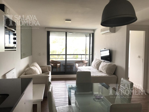 Venta: Un Dormitorio  Excelente Servicios Punta Del Este.  Unique 503. Sap3551862