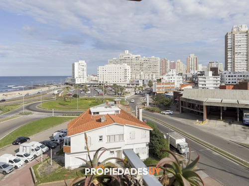 Imagen 27 de 30 de Primera Linea Playa Brava - Venta Dpto. 3 Dormitorios