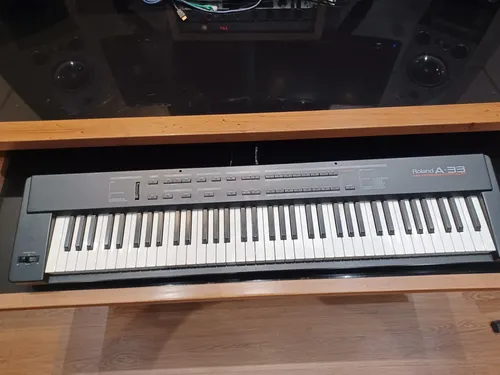 Teclado Roland A-33 | MercadoLivre