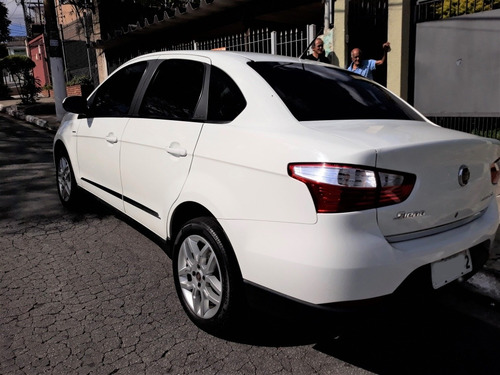 Fiat Grand Siena 2013 1.6 16v Essence Flex Dualogic 4p