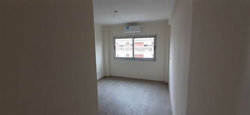 Imagen 10 de 12 de Semipiso 3 Amb Frente Terraza Propia Suite Y Baño A Estrenar