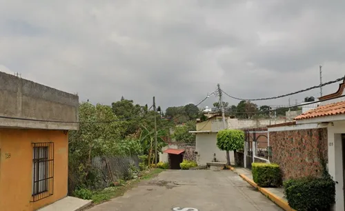 Aproveche Gran Oportunidad, Casa De Remate Bancario En Calle Morelos, Ocotepec, Cuernavaca, Morelos.