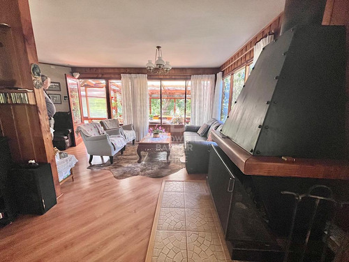 Hermoso Sitio Con 2 Casas En Frutillar Bajo.