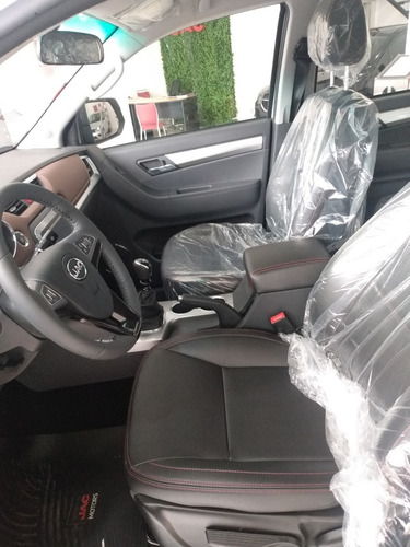 Imagen 9 de 20 de Jac T6 Pick Up Cabina Doble 4x4 0 Km 2023