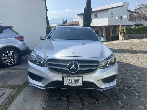 Mercedes Benz E400 Sedan