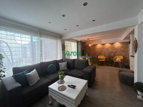 Imagen 1 de 15 de Venta Casa Malvin 3 Dorm, 2 Baños, Estufa, Fondo, Pisicina, Parrilleo Y Gge. Con Renta