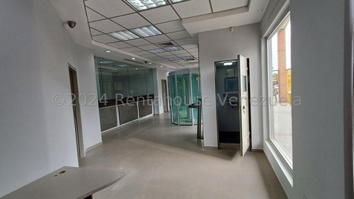 Local Venta Conserva Módulos De Trabajo,especial Para Banco Y Servicio De Encomienda, Aire Acondicionado Central, San Blas Valencia Carabobo Leida Falcon Lf24-25462