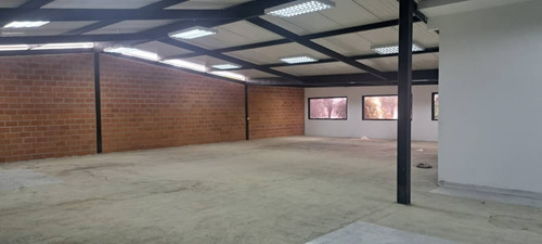 (#1132) Galpón De 1.250 M2 Santa Mónica - Caracas