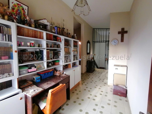 En Venta, Quinta Con 525 M2 De Terreno, Urb Los Libertadores, Barquisimeto. Coflex 255575 - #// Monica C., Ofertas Limitadas, Inversion Inteligente/*#