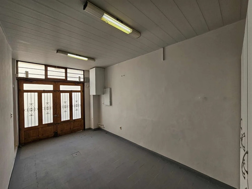 Casa Punta Carretas Gje; A Pasos Paf. Ing. 2 Dormitorios, 3 Baños, 1 Suite, Vestidor, Balcon , 2 Plantas , Estufa A Leña, Terraza Piso 2 De 40 Mts Con Parrillero Maggiolo Garcia De Zuniga