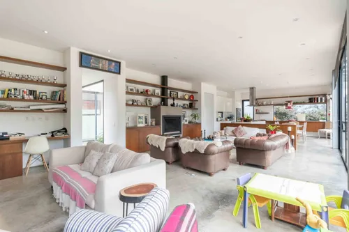 Casa En Venta En Canelon. Cod V5883