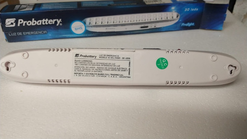 Imagen 4 de 8 de Luz De Emergencia Probattery 30 Led 8hs Autonomía