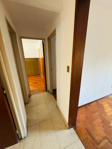 Departamento 2 Dormitorios En Alquiler, Balcon, Al Frente