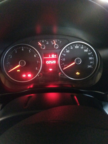 Volkswagen Voyage 1.6 Vht Total Flex 4p 2013