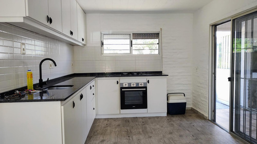 Dos Casas, Una De 2 Dorm Y Otra De 1 Dorm. Piscina Y Barbacoa. Próx Playa. La Floresta.