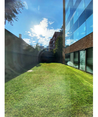 Arriendo Local Comercial De 289.42 M2, Metro Pedro De Valdi