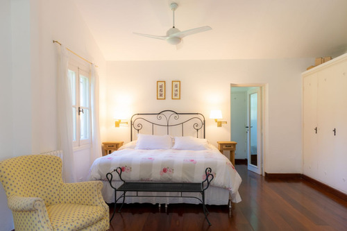Casa De 4 Dormitorios En Venta- Golf (ref: Atm-7271)