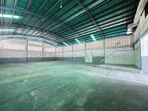 Francisco Rojas Norscia Rentahouse 2 5 - 5 8 6 4 Vende Galpon Comercial En Zona Industrial Iii De Barquisimeto, 658mts2, Ideal Para Almacen O Fabrica De Todo Tipo, Un Galpon De 1.037mtrs De Terreno