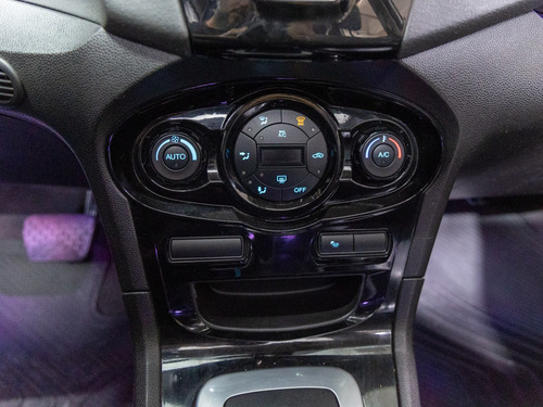 Ford Fiesta Kinetic 1.6 Titanium Powershift 120cv
