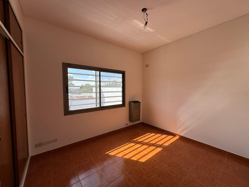 5 Dptos/oficinas En Pa En Block - 250 M² Edif. - San Justo