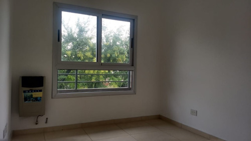 Imagen 5 de 12 de Departamento En Venta En Merlo