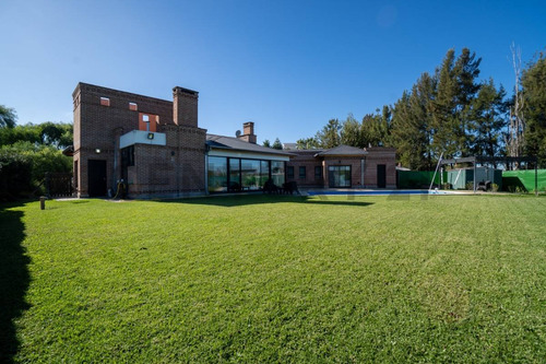 Espectacular Casa - Bella Vista Chico - En 1 Planta