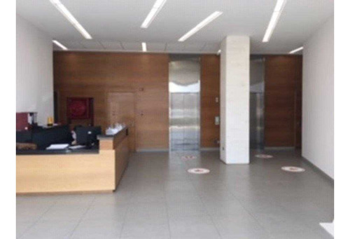 Imagen 2 de 5 de Oficina, Puertas De Chicureo