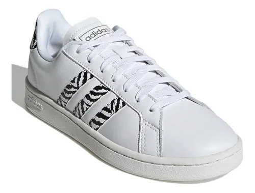 Tenis blancos con animal print sale