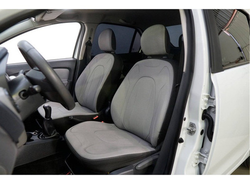 Imagem 10 de 12 de Renault Logan Expression 1.6 8v (flex)