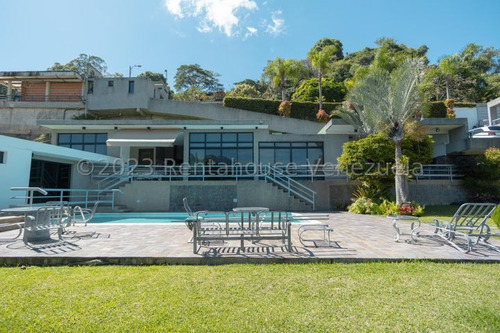 Casa ( 3 Niveles / Remodelada ) Venta Cerro Verde Mls - 23-26134