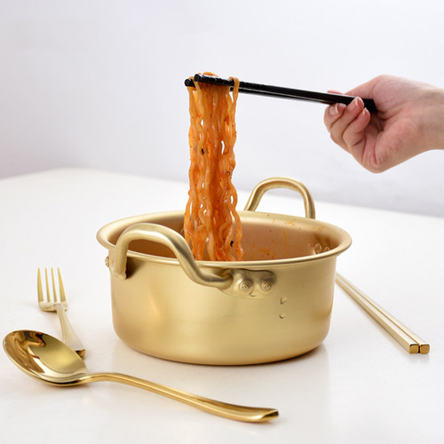 Tazón De Sopa Coreana De Fideos Instantáneos